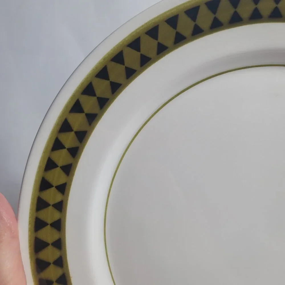 Mikasa Mediterrania Dominique Chop Plate Black Pyramids Green Band